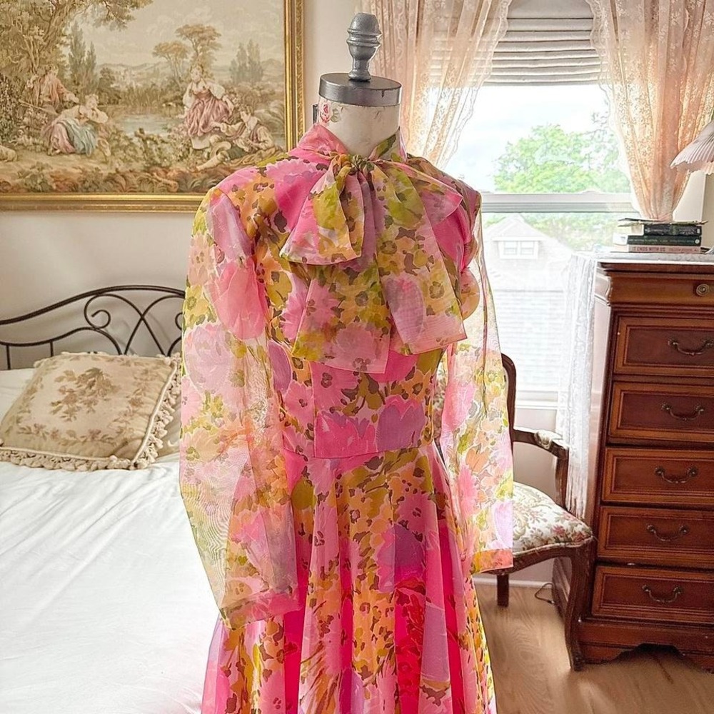 70s floral maxi dress  70s pink floral long sleeve high neck maxi dress - Picture 2 of 8